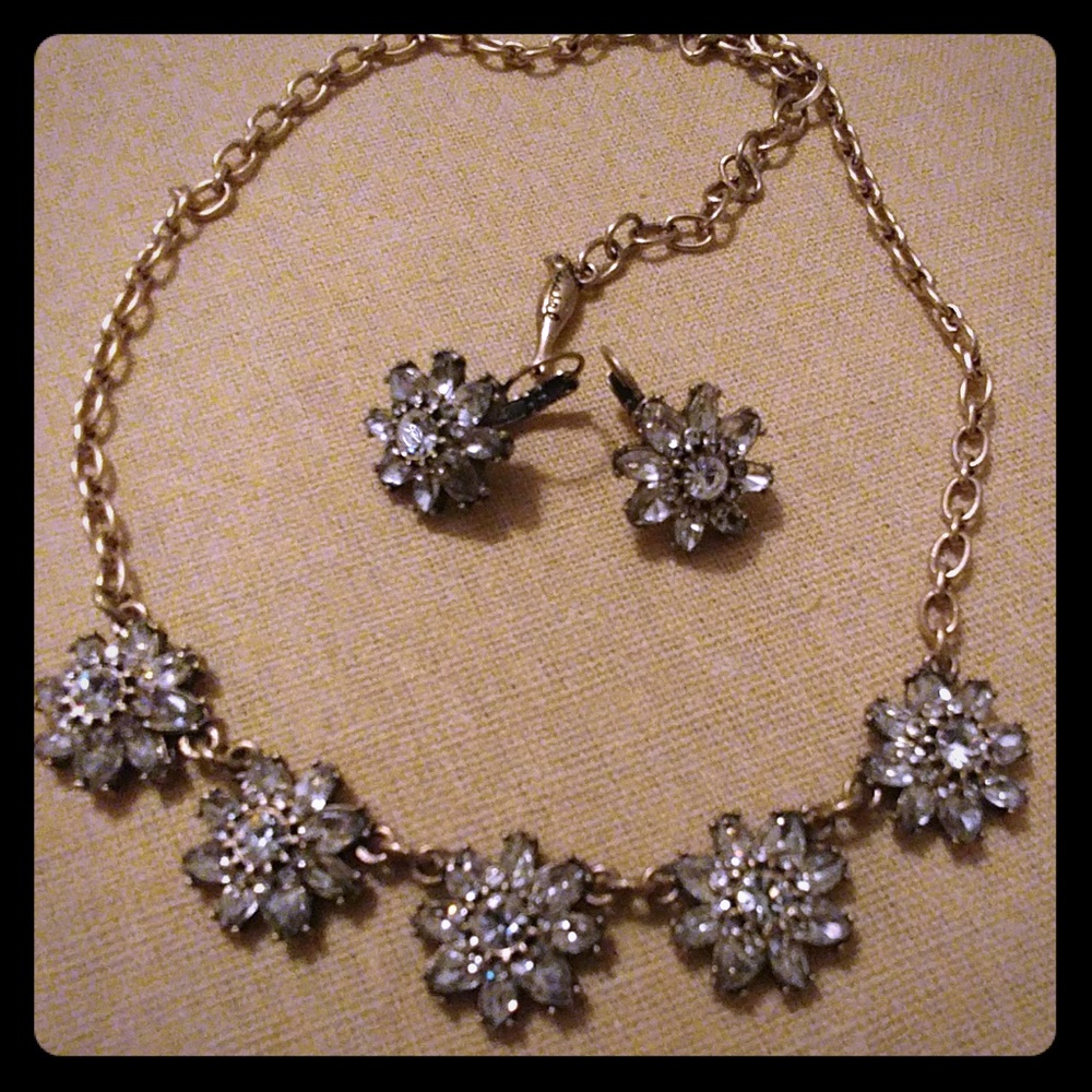 Mirabelle petite collar necklace and earrings